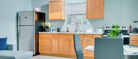 Apartment (1 Bedroom) | Eigene Küche | Mikrowelle, Ofen, Herdplatte, Mixer