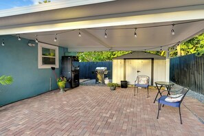 Terrace/patio - Modern Tampa Apartment ~ 3 Mi to Busch Gardens! (Tampa)