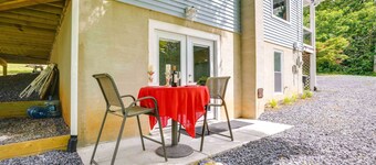 Front Royal Studio w/ Mtn Views & Brick Oven