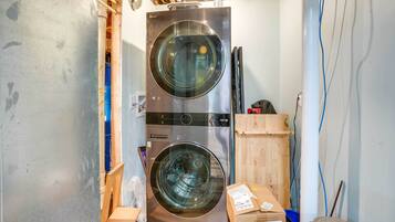 Apartment (0 Bedroom) | Interior