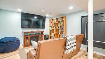 Apartment (0 Bedroom) | Interior