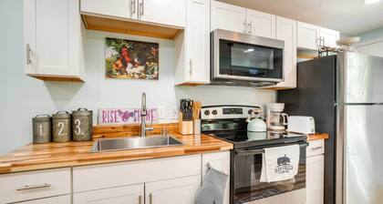 Front Royal Studio w/ Mtn Views & Brick Oven