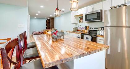 Front Royal Studio w/ Mtn Views & Brick Oven