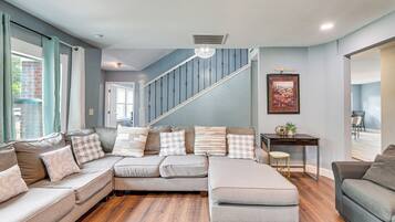 House (4 Bedrooms) | Interior