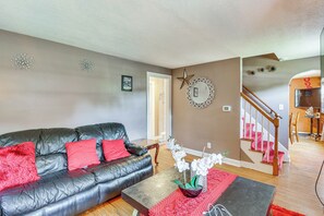 House (3 Bedrooms) | Interior