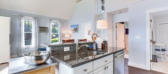 Waterfront Cottage in Summer Village w/ Grill