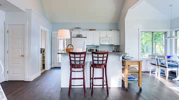 Cottage (2 Bedrooms) | Interior