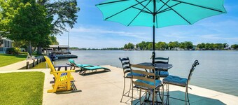 Waterfront w/ Boat Dock: Retreat on Indian Lake