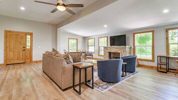 House (2 Bedrooms) | Interior