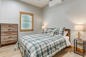 House (2 Bedrooms) | Interior - Pet-friendly Waynesville Cabin w/ Deck & Mtn Views (Waynesville)