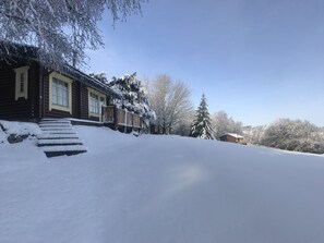 Exterior - Serenity - 5 Star - Pet Friendly - Hot Tub - Scandinavian Log Cabin (BINGLEY)