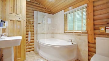 Jetted tub, hair dryer, towels