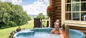 The Den - 5 Star - Pet Friendly - Hot Tub - Scandinavian Log Cabin