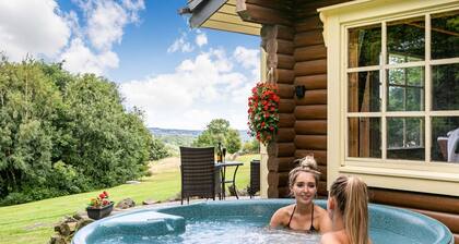 The Den - 5 Star - Pet Friendly - Hot Tub - Scandinavian Log Cabin
