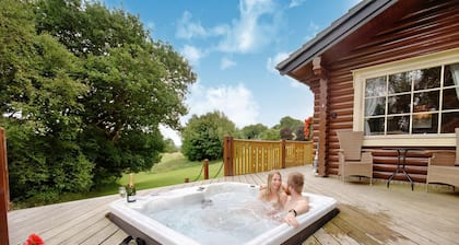 Solitude - 5 Star - Pet Friendly - Hot Tub - Scandinavian Log Cabin