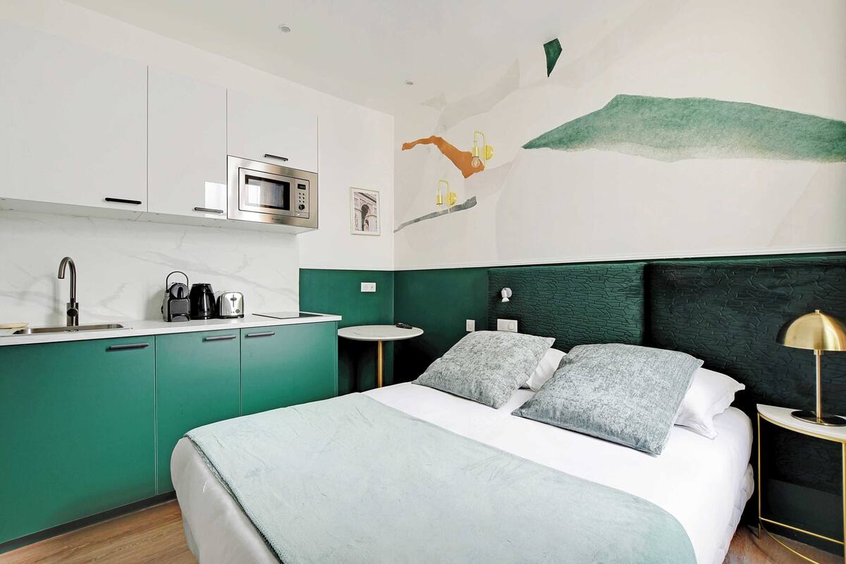 Studio | Premium bedding, individually decorated, individually furnished