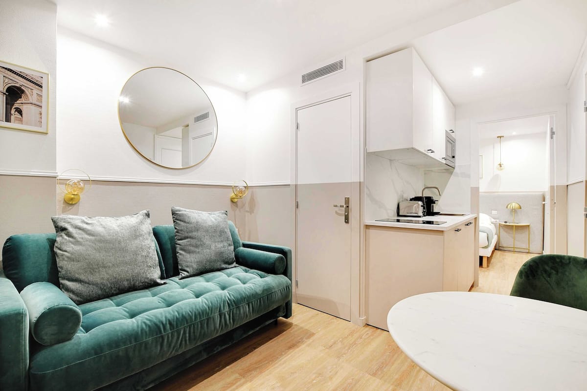 Apartamento família | Cozinha privada | Máquina de café expresso, cafeteira/chaleira, geladeira, micro-ondas