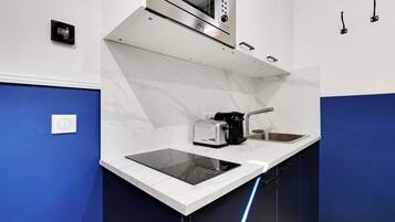 Studio (3C) | Cuisine privée | Réfrigérateur, micro-ondes, plaque de cuisson, machine à expresso