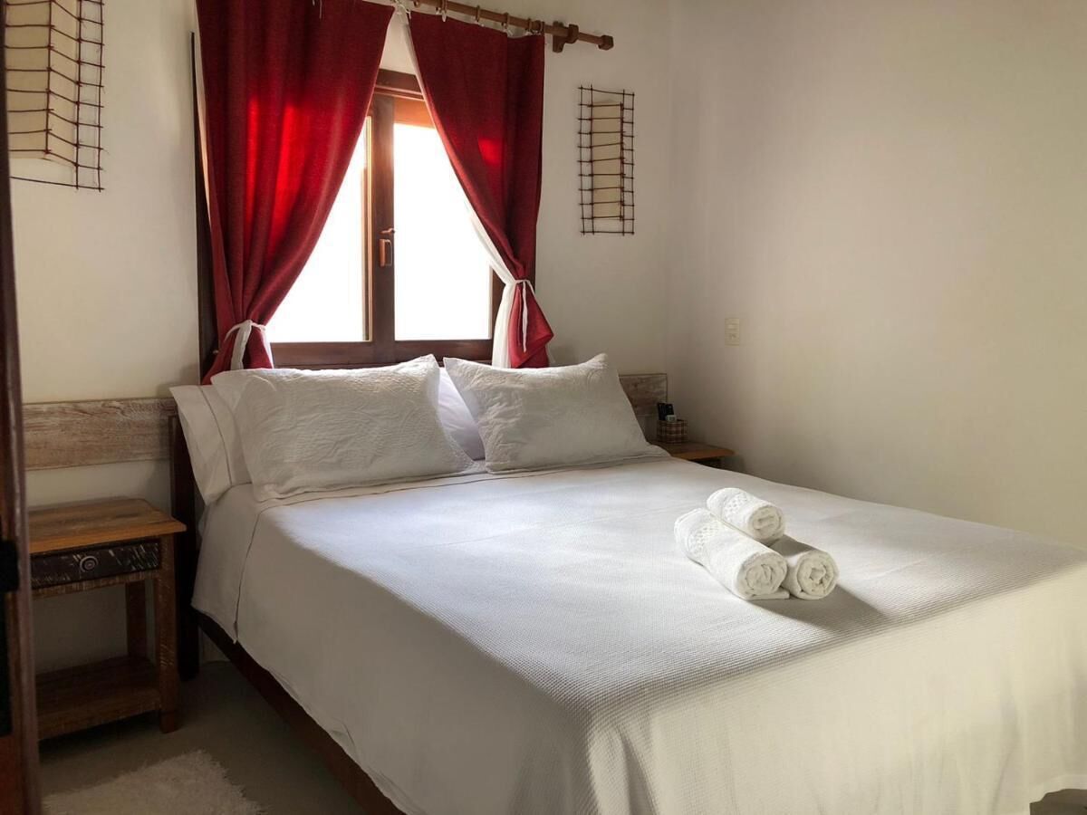 Deluxe Suite, 1 Bedroom | 1 bedroom, minibar, free WiFi, bed sheets