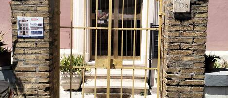 تفاصيل الفندق من الخارج