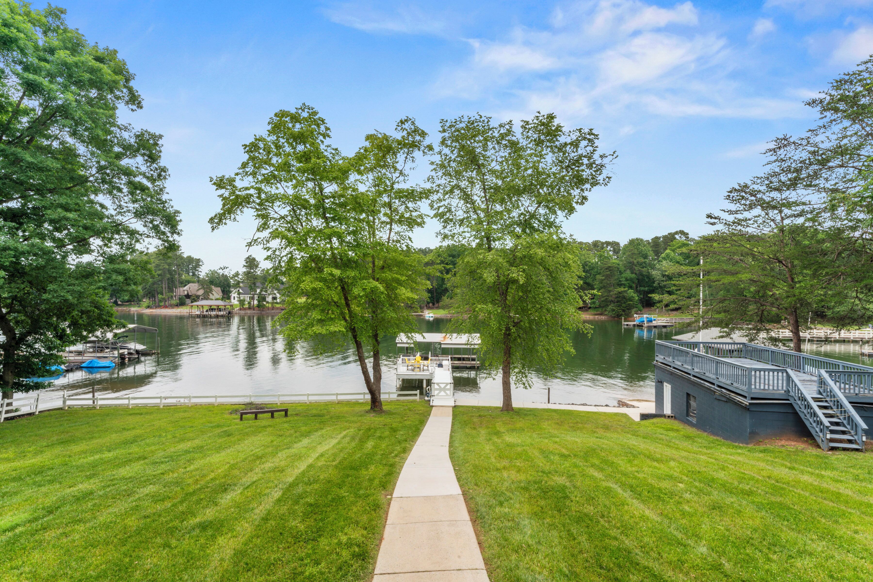Lovin’ Lake Livin' – Must-See 4 BDR Home w/ Tons of Amenities!