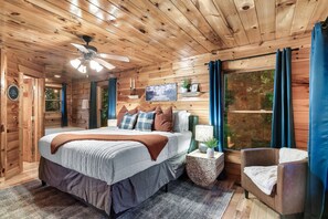 2 bedrooms, desk, iron/ironing board, travel cot - Great Location w/ Views! Movie Rm, Large Game Rm! (Sevierville)