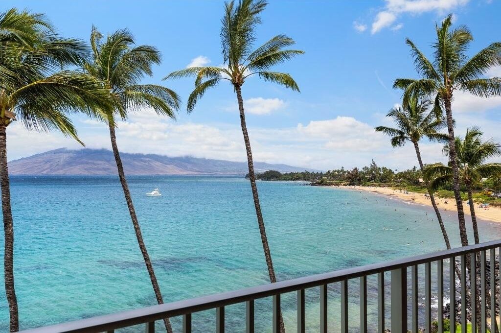 Condo, 2 Bedrooms | Property grounds