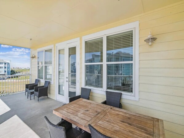 Outdoor dining
