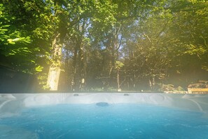 Bañera de hidromasaje exterior
