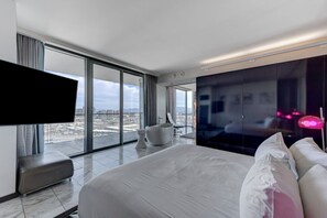 1 bedroom, desk, iron/ironing board, WiFi