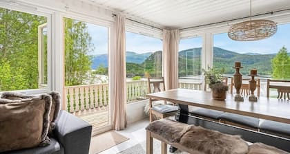 Cabin with breathtaking view - near Norefjell