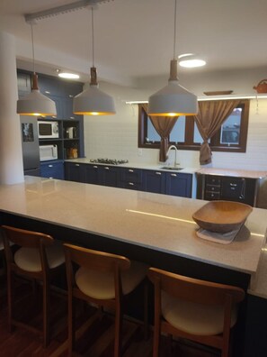 Honeymoon Cabin, Mountain View | Private kitchen | Fridge, microwave, blender, toaster oven - Recanto Vista Alegre - Rancho Queimado (Rancho Queimado)