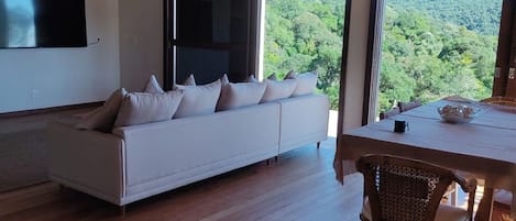 Honeymoon-Ferienhütte, Bergblick | Fernseher