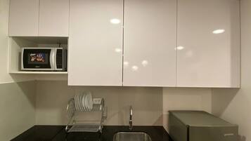 Apartment, 1 Bedroom, Accessible, Smoking | Interior