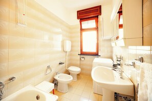 Apartment | Bathroom