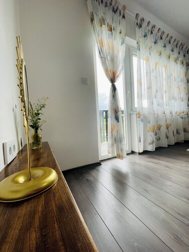The apartment is located just 8 kilometers from the breathtaking Plitvice Lakes.