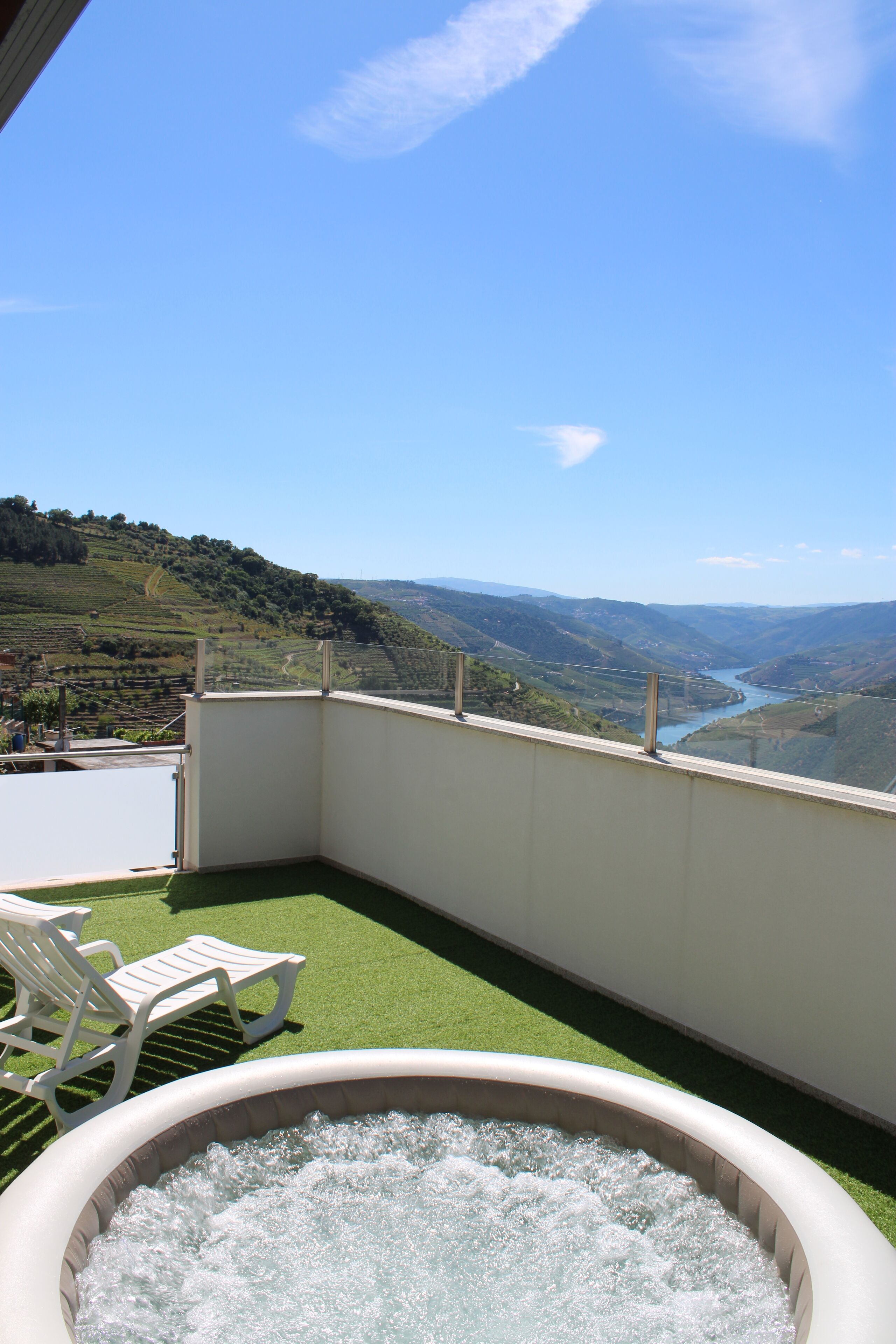 Luxury Suite, 1 King Bed, River View