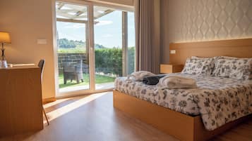 Habitación panorámica | 1 dormitorio, escritorio, wifi gratis y ropa de cama