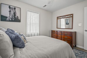 2 bedrooms, desk, iron/ironing board, free WiFi