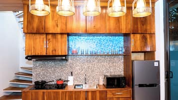 Family Villa, Multiple Bedrooms, Mountain View | Private kitchen | Full-size fridge, stovetop, dishwasher, electric kettle