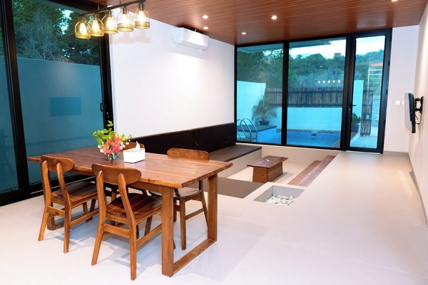 Family Villa, Multiple Bedrooms, Mountain View | Living area | 55-inch Smart TV with cable channels