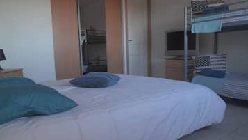 3 bedrooms, WiFi, bed sheets