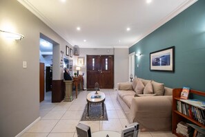 Reception - Spring Tide Inn by CTHA (Cape Town)