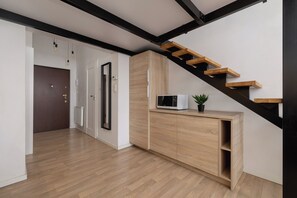 Studio, cuisine | Coin cuisine privé | Micro-ondes, cafetiÚre/bouilloire, bouilloire électrique, congélateur