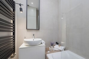 Studio, cuisine | Salle de bain | Serviettes fournies