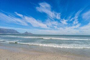 Deluxe House | Beach/ocean view - Bayhill Terrace 17 by CTHA (Cape Town)