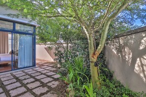 Exterior - Bayhill Terrace 17 by CTHA (Cape Town)