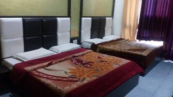 Family Room | Free WiFi, bed sheets