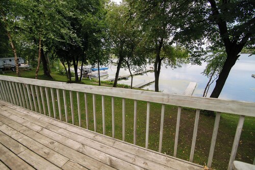 Seldom Inn, a spacious 4BR cabin witch queens in every room!  Great lake views!