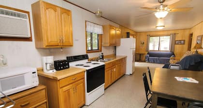 Seldom Inn, a spacious 4BR cabin witch queens in every room! Great lake views!